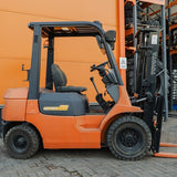 Восстановленный бензиновый вилочный погрузчик 7FG20