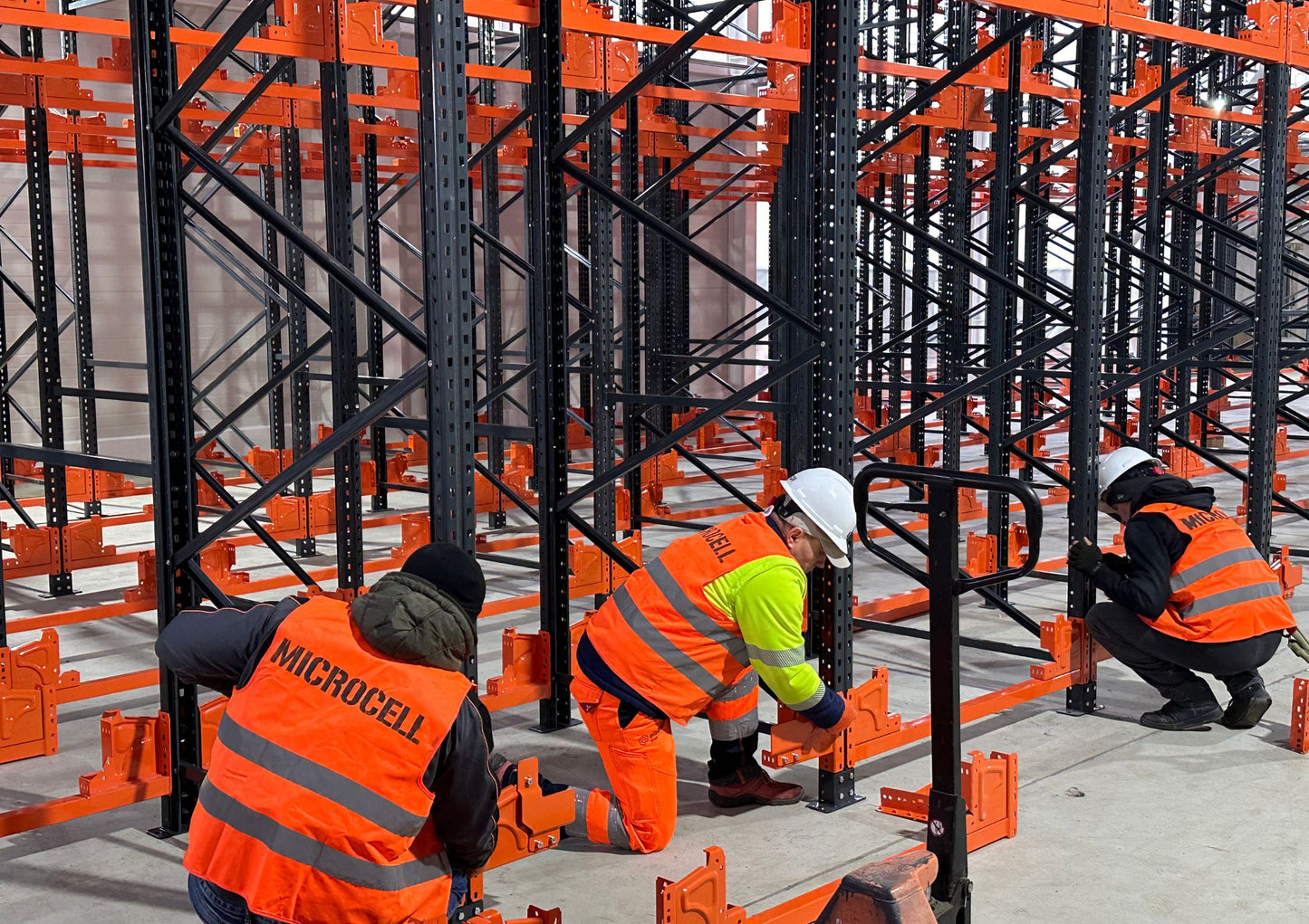 Sistem AutoSat Shuttle pentru rafturi