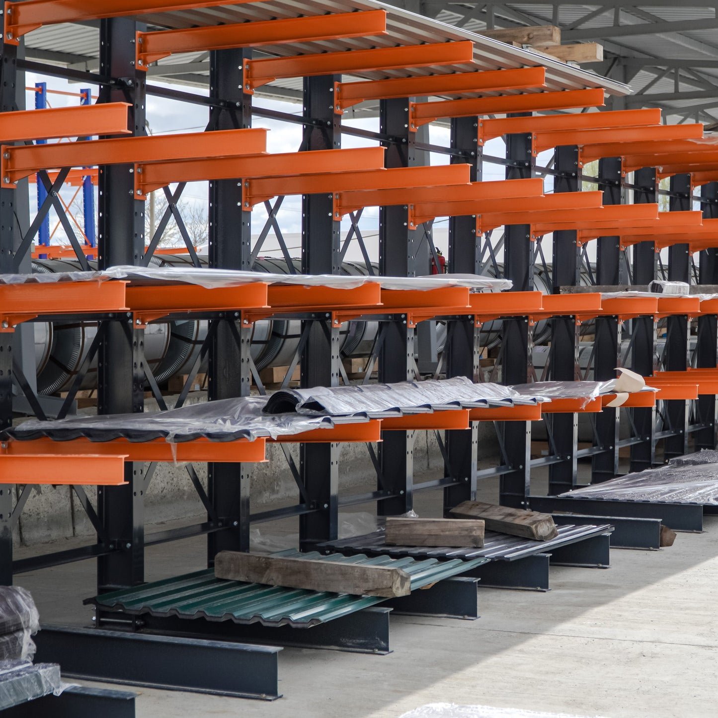 Sistem de Rafturi Cantilever