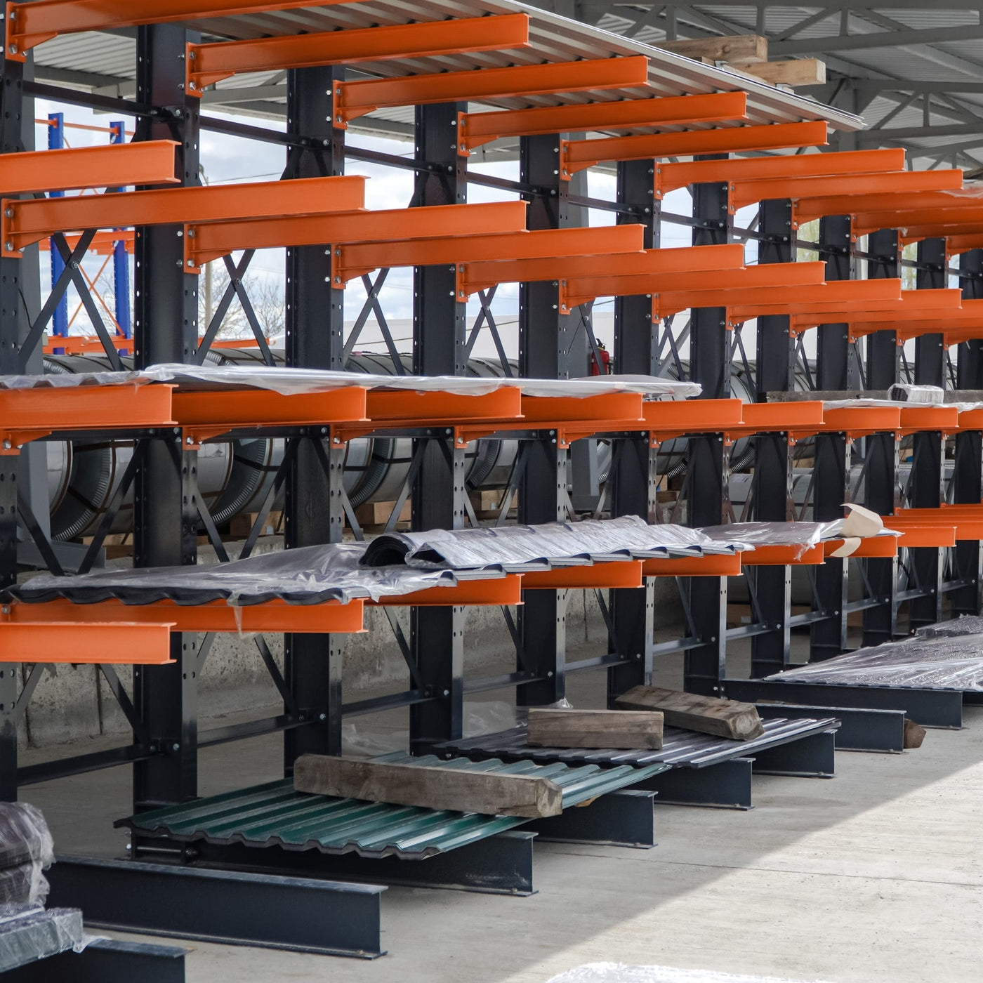 Sistem de Rafturi Cantilever