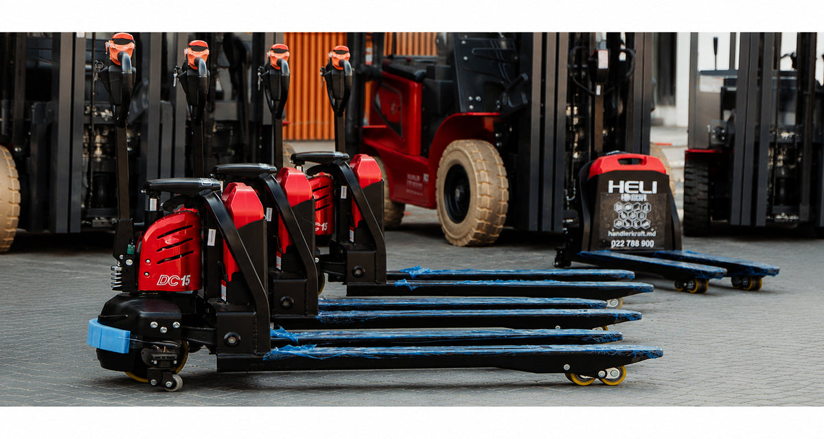 Gamă transpalete manuale, electrice si cu catarg — HandlerKraft Moldova Transpalet electric în acțiune în depozit logistic